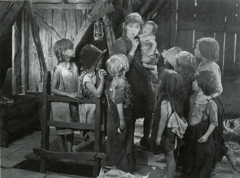 Mary Pickford in Sparrows