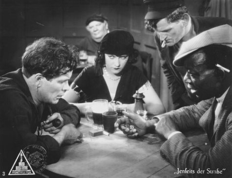 Jenseits der Strasse (1929)