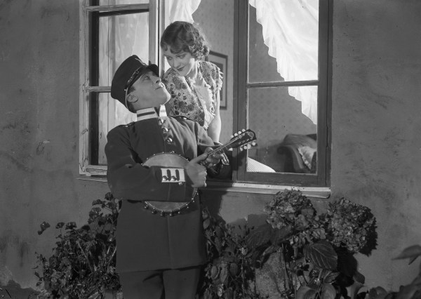 Konstgjorda Svensson (1929) Svenska Filminstitutet, Stockholm ©1929 AB Svensk Filmindustri. All rights reserved.