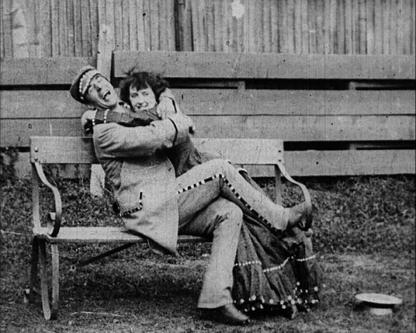 Alf and Maude Collins in Coster outfits in When Extremes Meet, 1905