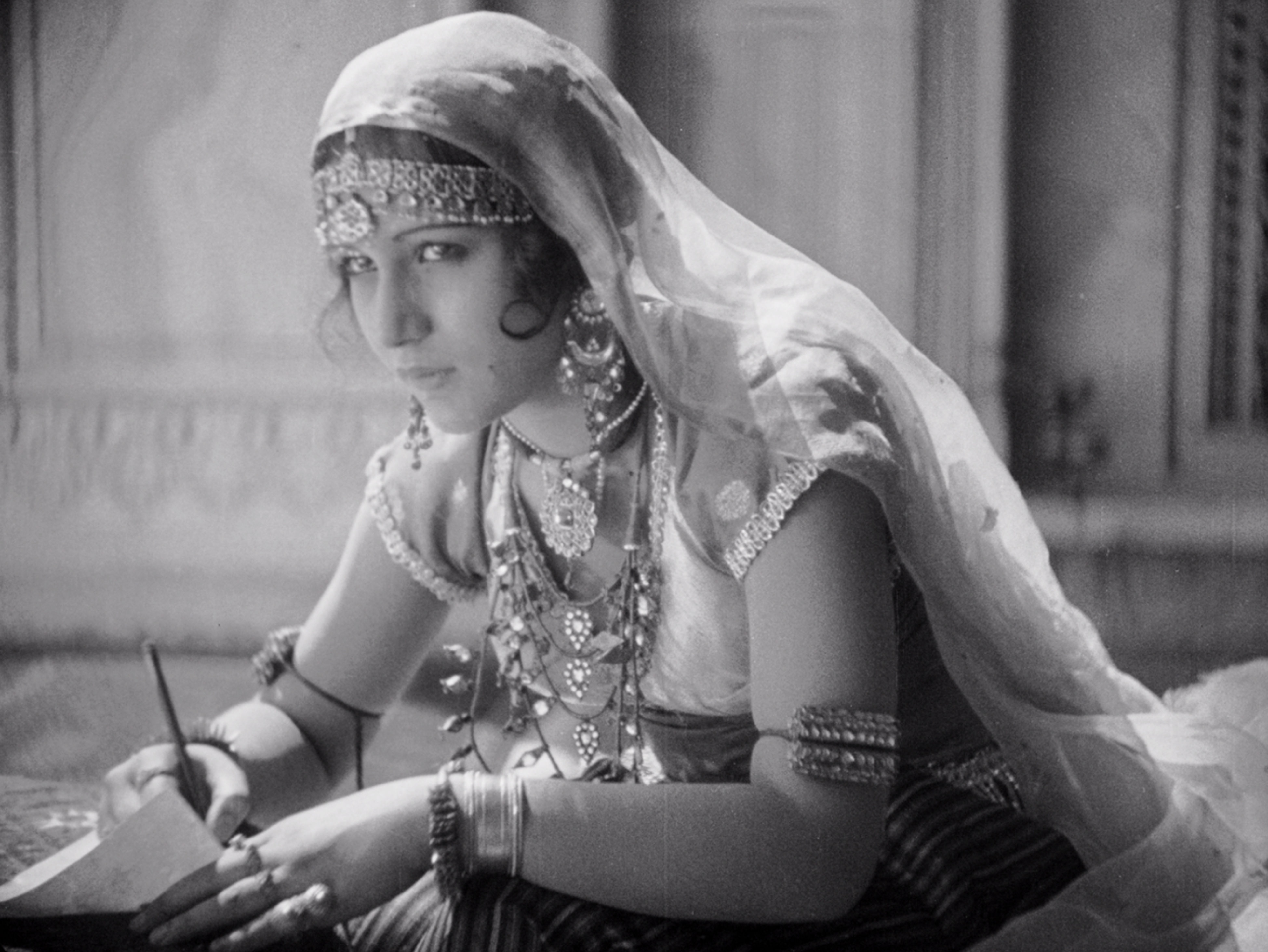 Seeta Devi (Dalia) in Shiraz: A Romance of India (1928, BFI National Archive)