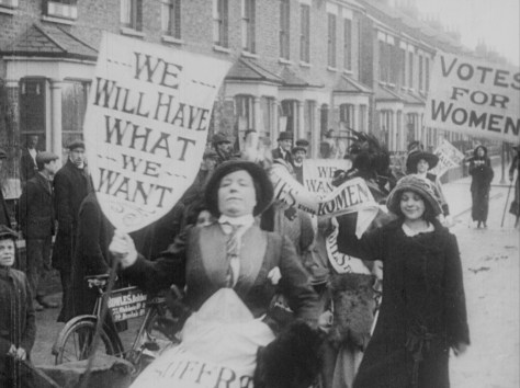 protesting-suffragettes-early-1900s
