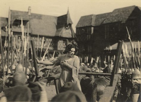 Geraldine Farrar JOAN THE WOMAN (US 1916) by Cecil B. DeMille Credits: Academy of Motion Picture Arts and Sciences – Margaret Herrick Library, Los Angeles